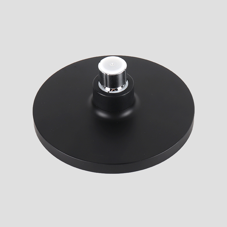 Schwarzer Duschkopf-01