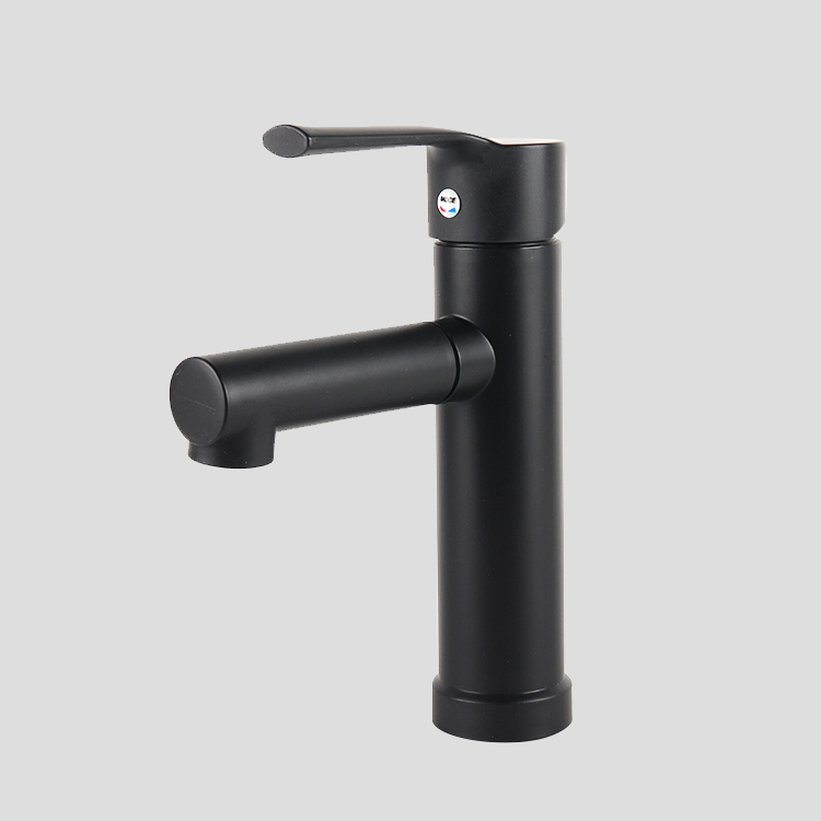 Silberner Wasserhahn