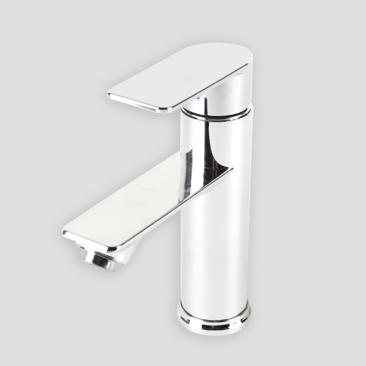 Silberner Wasserhahn